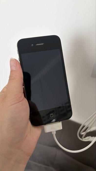 Продам айфон 4 s