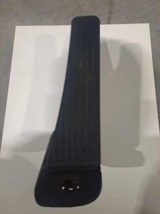 газ педал volvo 2021 година