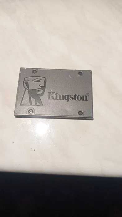 SSD Кингстон на 240 Гб