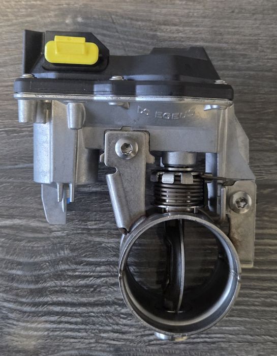 Clapeta Evacuare Renault 147B08010R mot 1.5 CDI Nissan Mercedes OFERTA