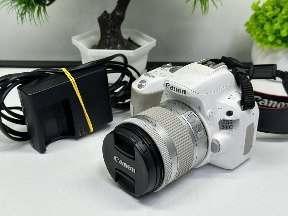 Canon EOS 200D  Комплектация: зу
