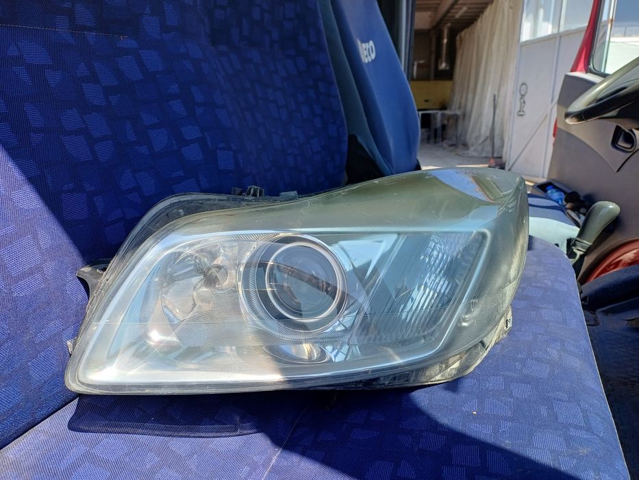 Ляв фар за Opel Insigniq