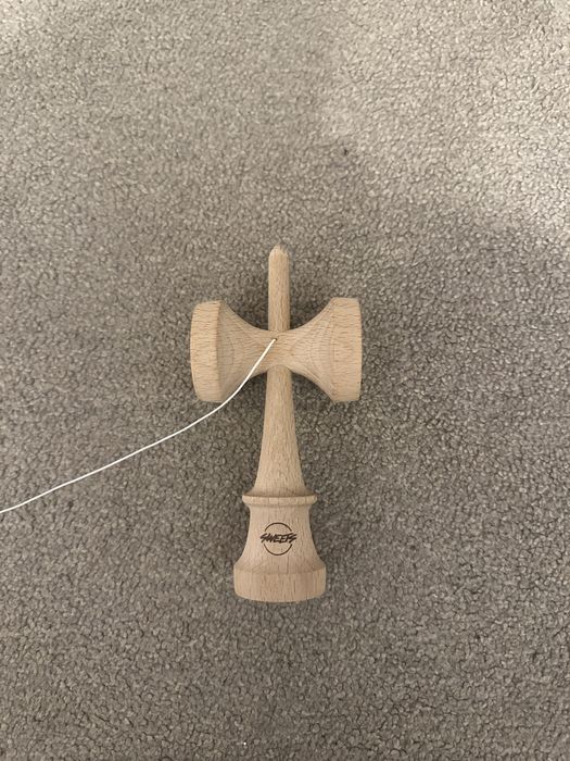 Kendama Sweets GEMSTONE Sapphire – AntiSkid 2.0 (nouă)