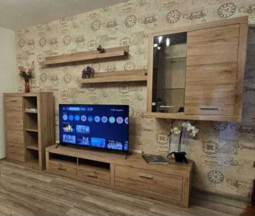 Mobilă living modernă / Bibliotecă modulară cu vitrină – Stare excelentă