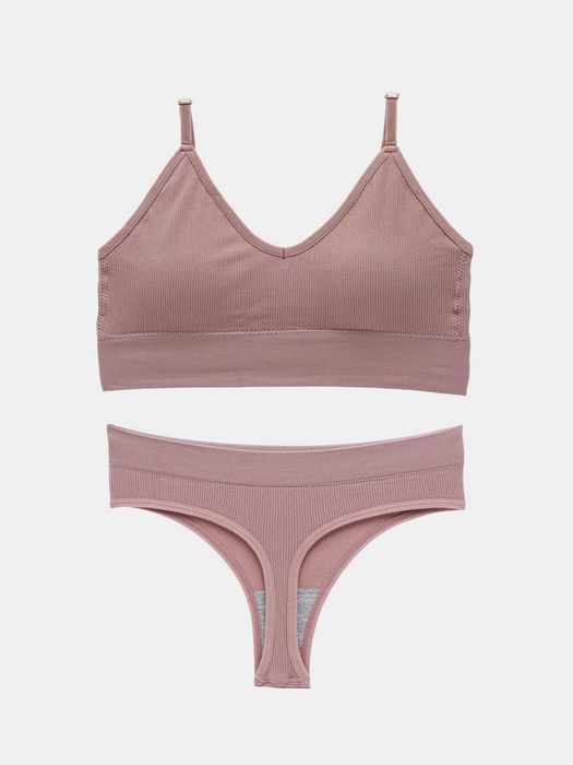 Комплект белья топ и трусы стринги