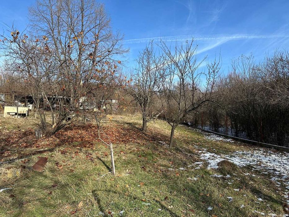 къща, тухла 1984г. , на 2 етажа, село Долна Диканя, двор 870м