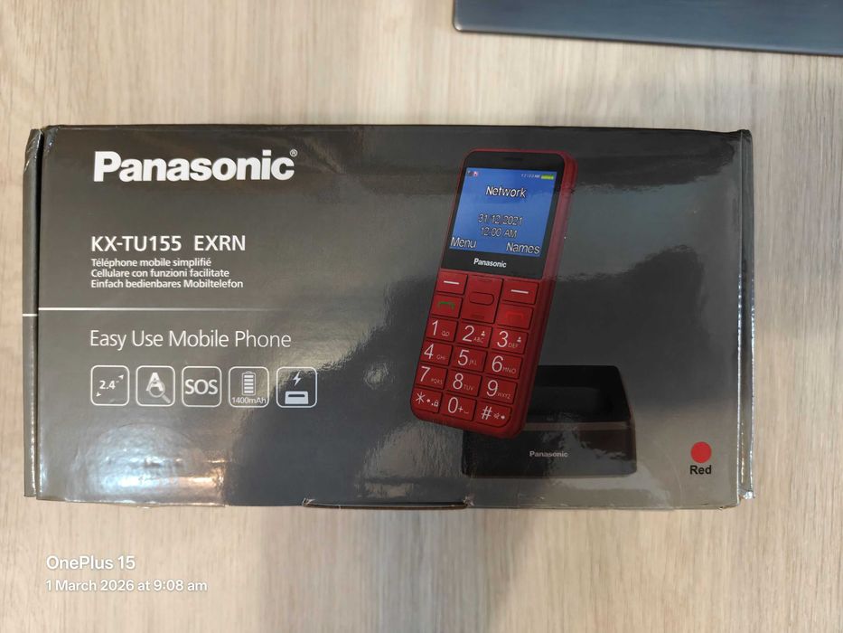 Telefon mobil seniori Panasonic KX-TU155EXRN cu stand incarcare, Rosu