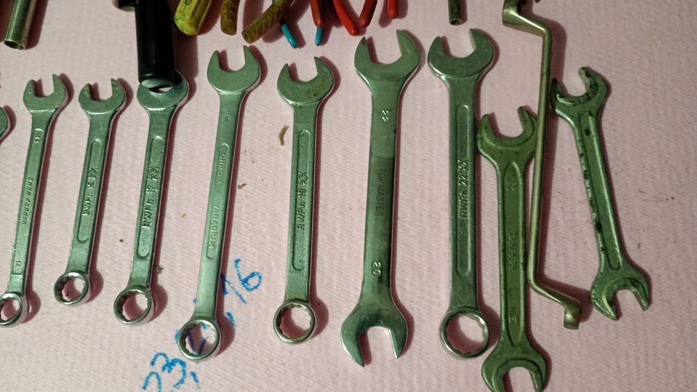 Стари гаечни ключове + бонуси