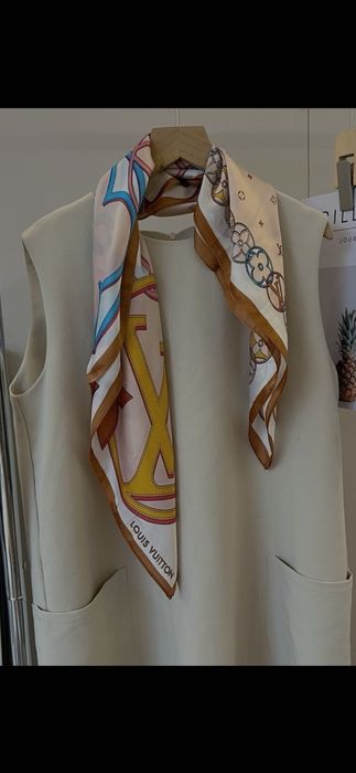 Eșarfă Louis Vuitton, model 2026, 70x70cm,4 modele, preț fix