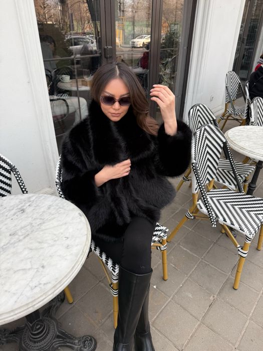 Эко-шуба в насыщенном черном цвете