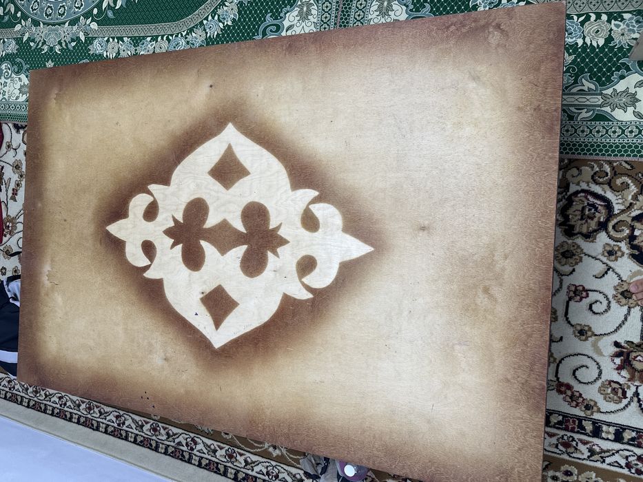 Продаётся стол , в хорошем состаянии