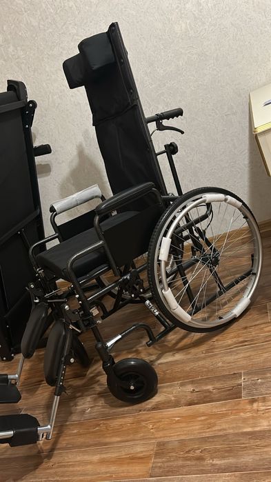 Продам инвалидную коляску