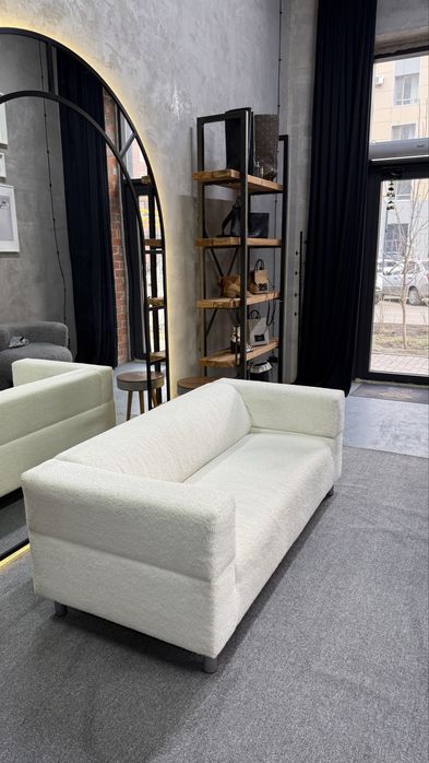 Продам 2х местный диван букле