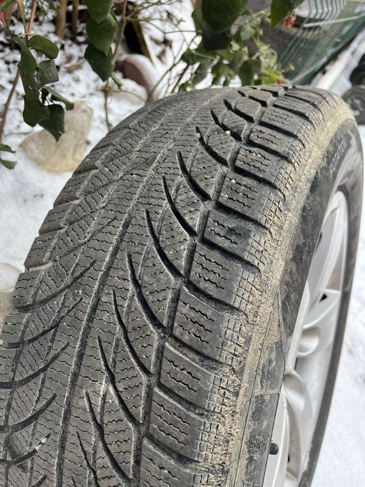 Vând jante R16  cu  cauciucuri iarnă