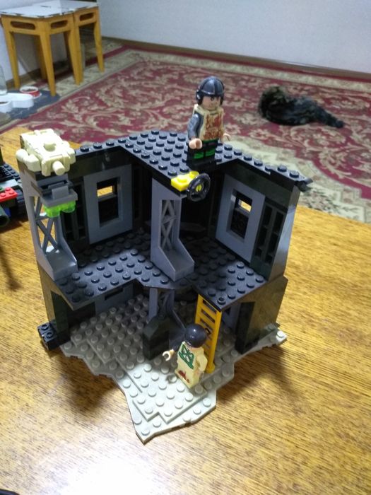 Продам собранные Лего