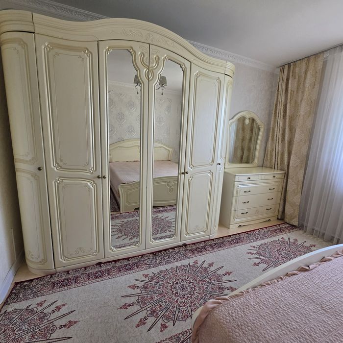 Продам спальный гарнитур