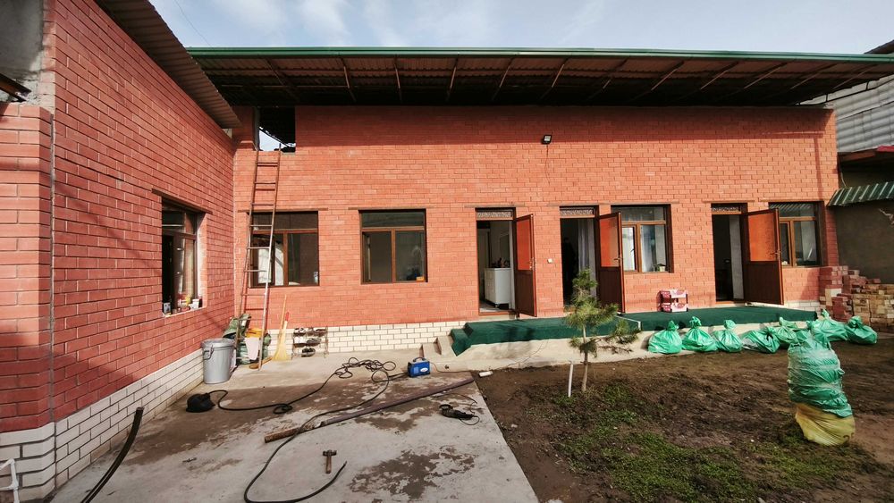 Yu  Продаётся дом на 2,3 сотках, 4 комнаты, 2 спальни, ул. Хаваст