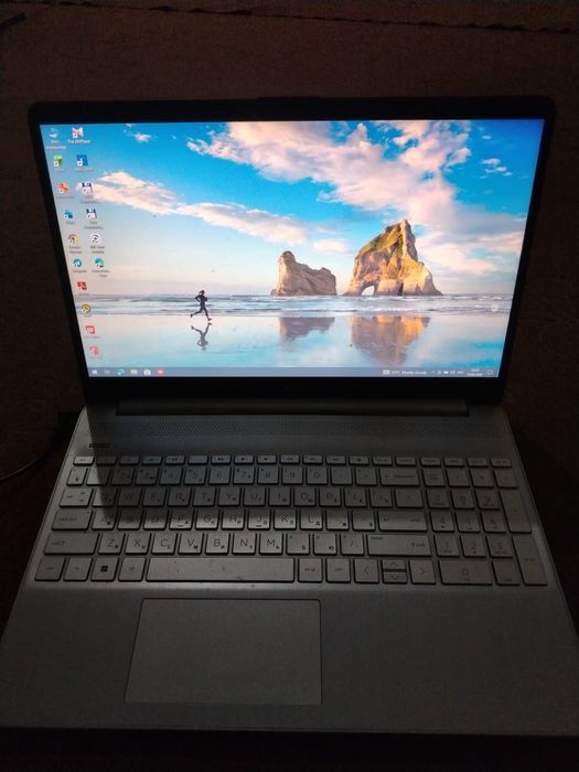 Notbook sotiladi