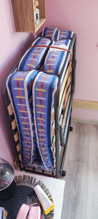 Vând pat pliant o persoană
