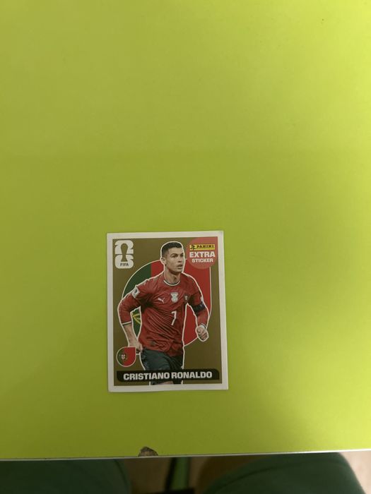 Ronaldo gold extra sticker