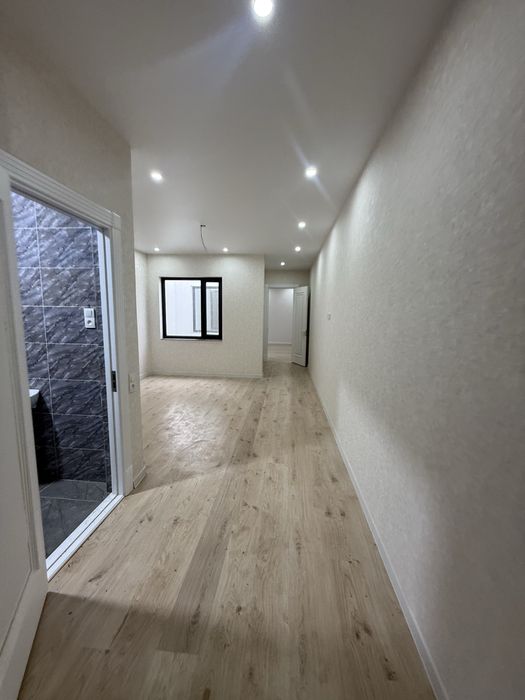 Сергели Хонабод  4 хона метро якин коттедж канализация бор 2 этажа кад