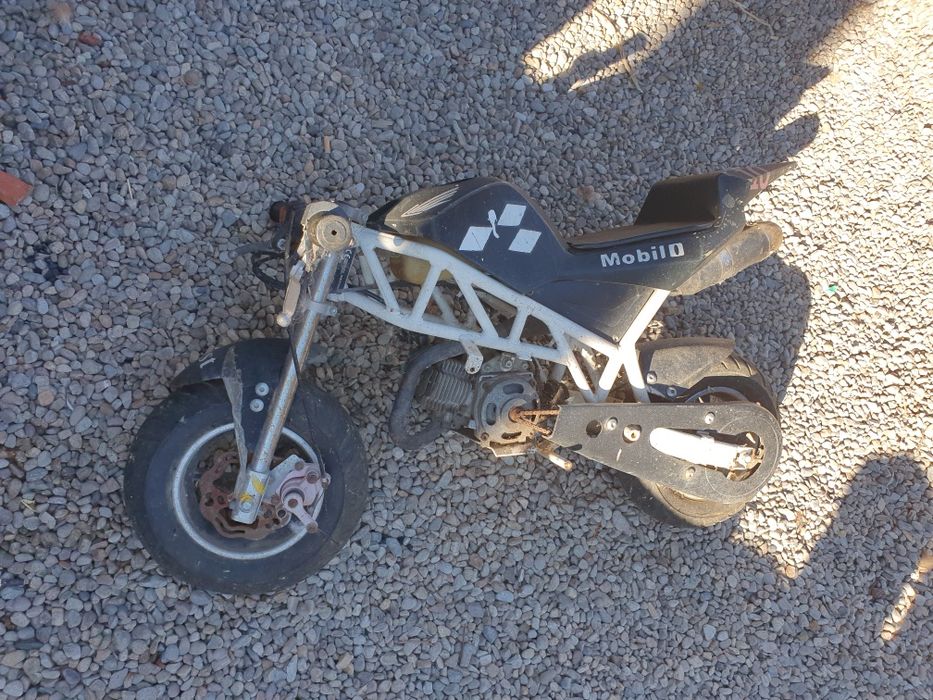 Vând scuter 4.9 in