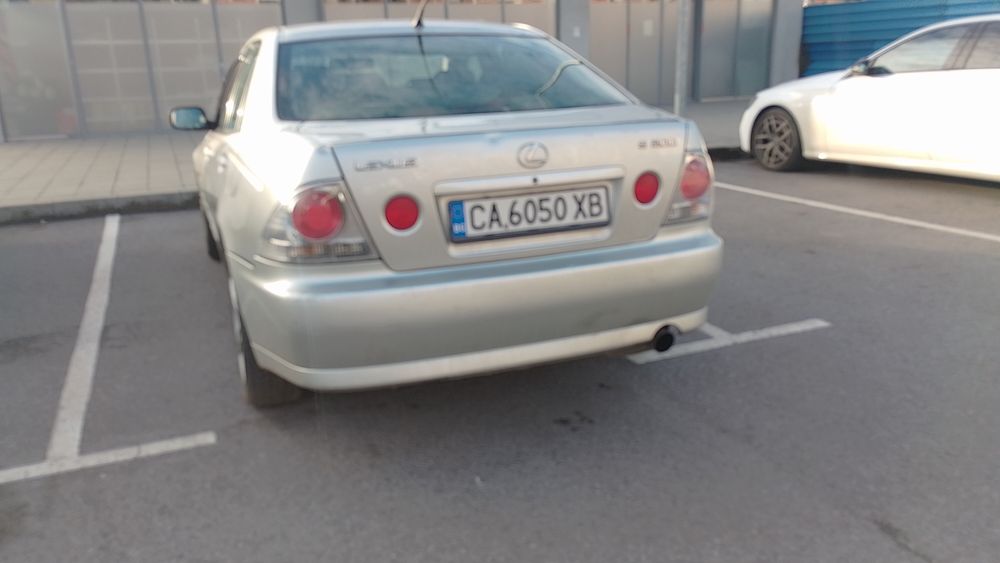 Lexus IS200 2.0 155 к.с.
