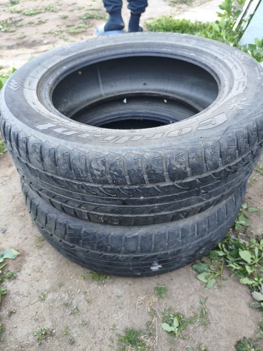 Продам 2 резины.