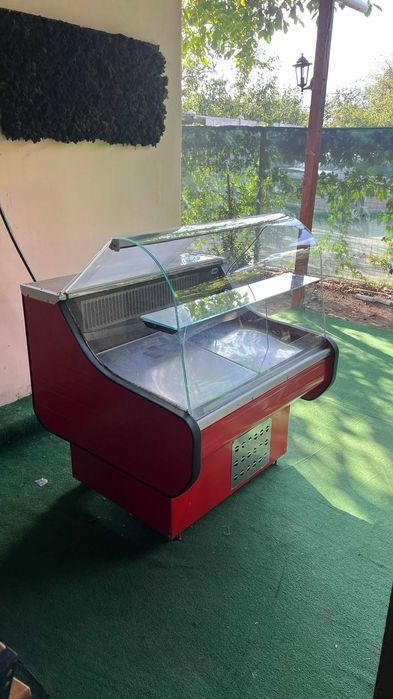 Lada frigorifica mezeluri