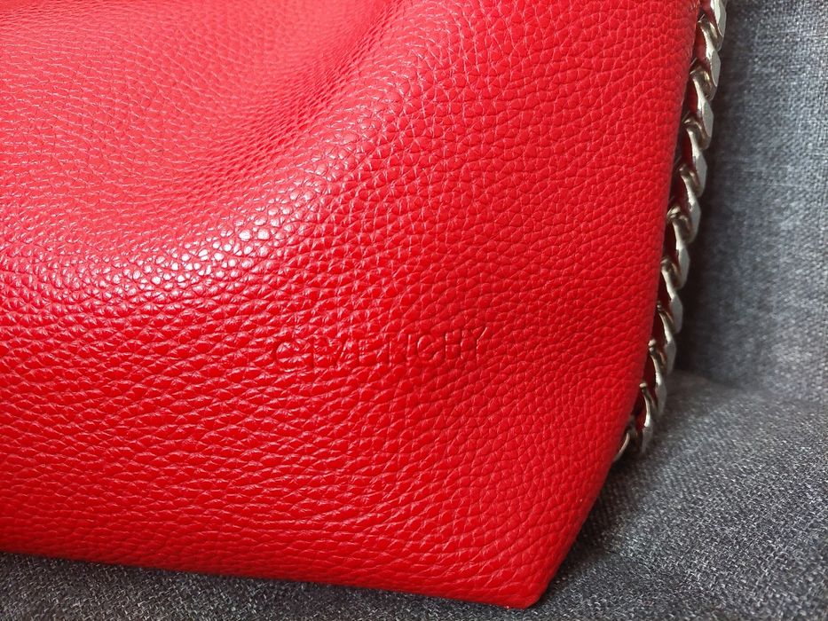 Geanta dama rosie Givenchy-se vând și separat