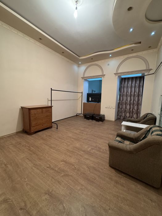 Отличное предложение для бизнеса! Дом во дворе в центре города