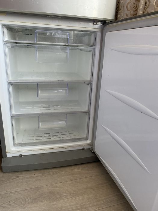 Холодильник LG