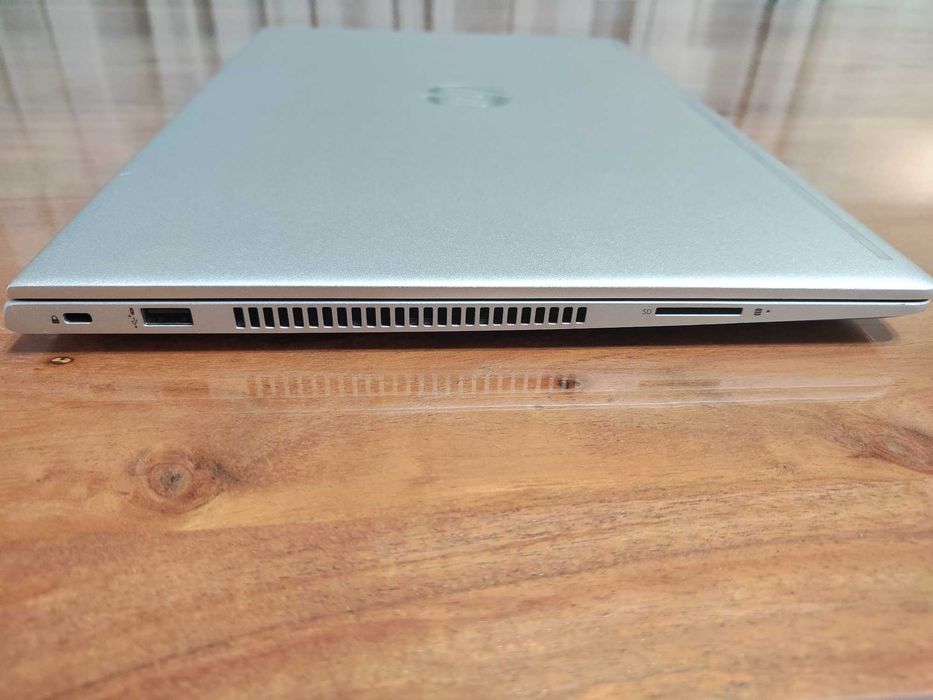 Продавам лаптоп HP ProBook 450 G7 / i5-10th / 16GB RAM / 460 GB SSD / Win 11 Pro