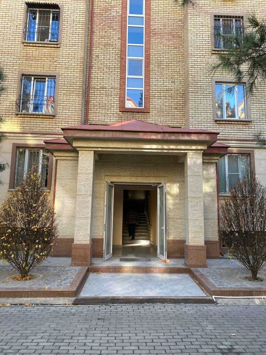 сдается квартира 3 комнатная  110 школа Габус 120кв