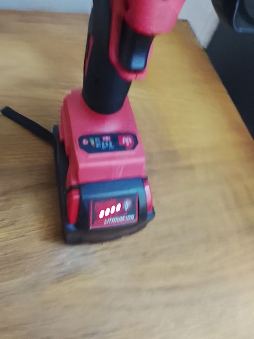 Mini flex Milwaukee cu baterie de 6A Nou.