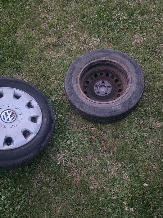Vând 4 jante  R 15 + cauciucuri , pentru Golf 5