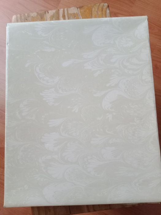 Album foto comuniune tip carte,și suport original pentru sticlă de coniac
