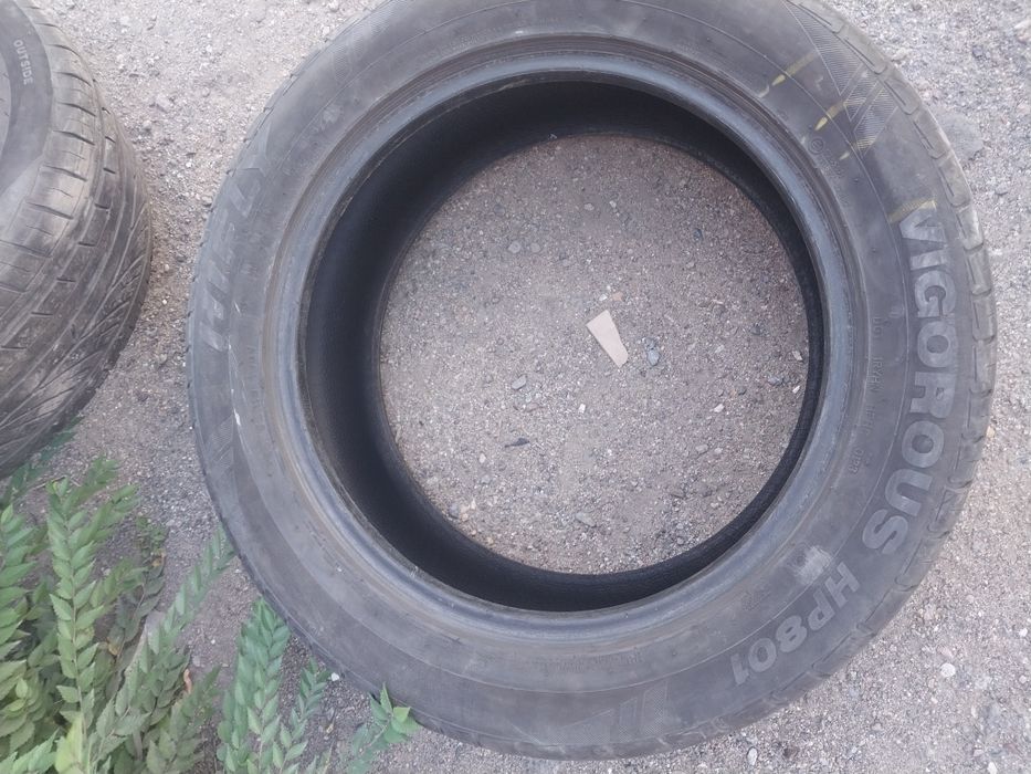 2 шины Hifly Китай 235 55 R18.