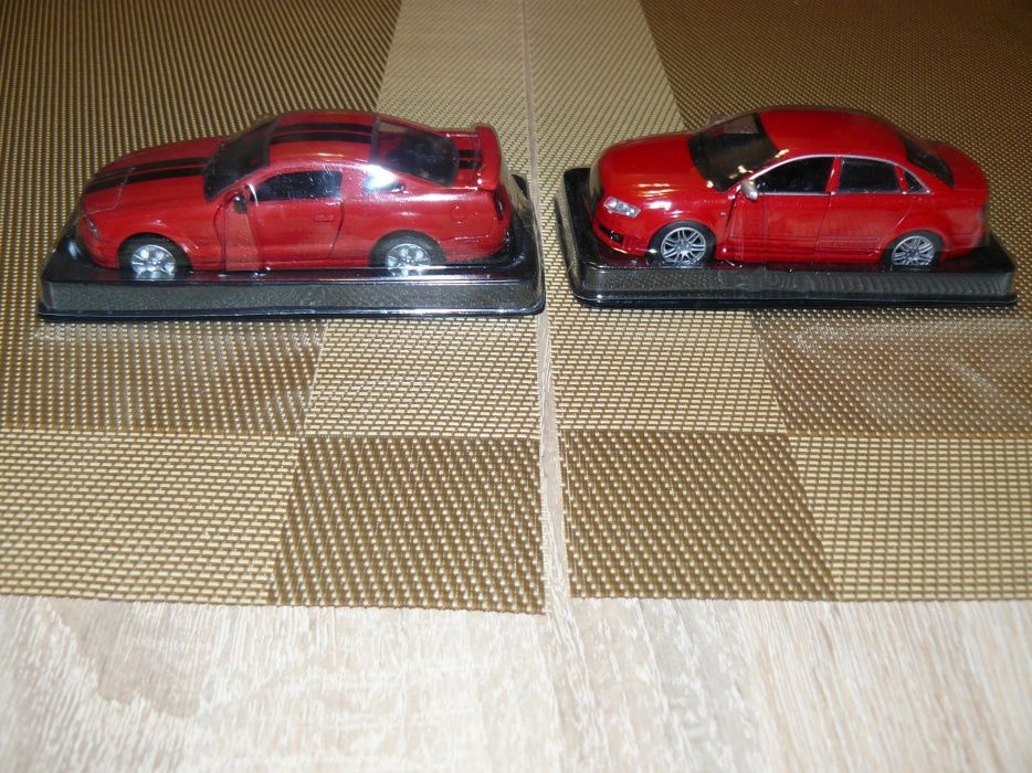 Machete De Colectie Auto Modele Sport De La "AMERCOM" Scara 1:43,Noi