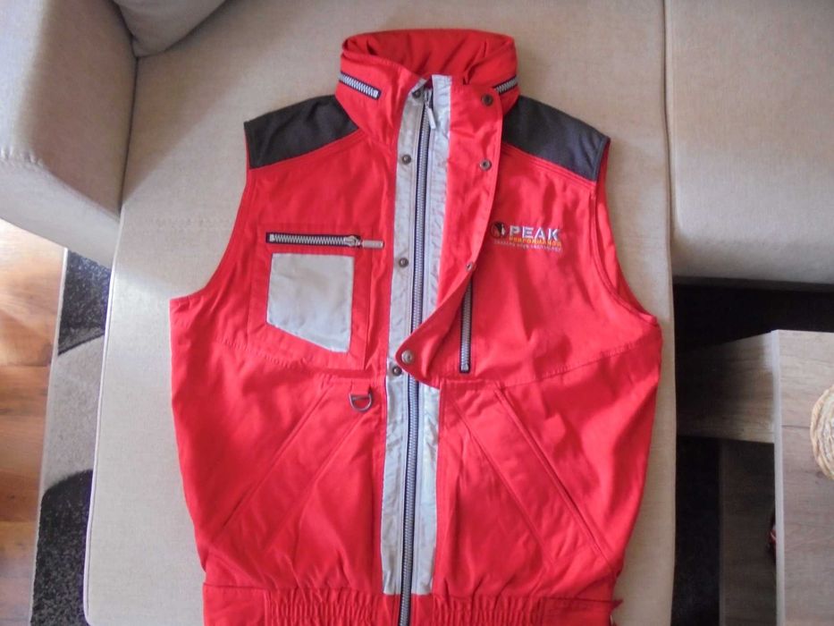 Яке без ръкави за планина/ски Peak Performance