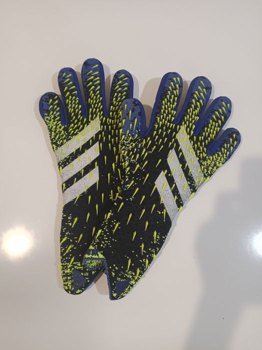 Перчатки adidas predator