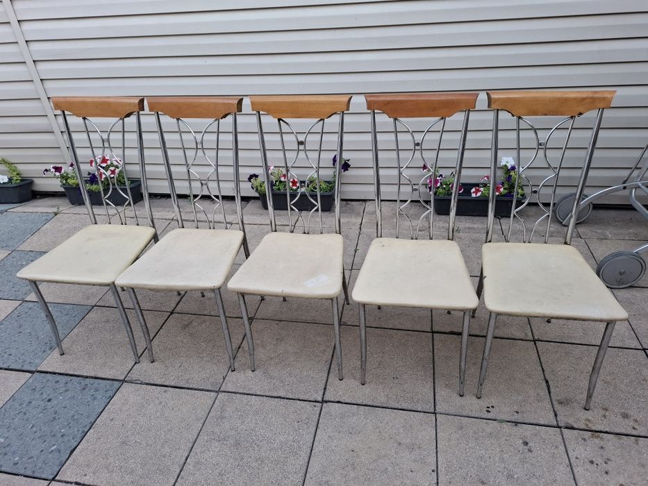 Продам стулья со спинкой