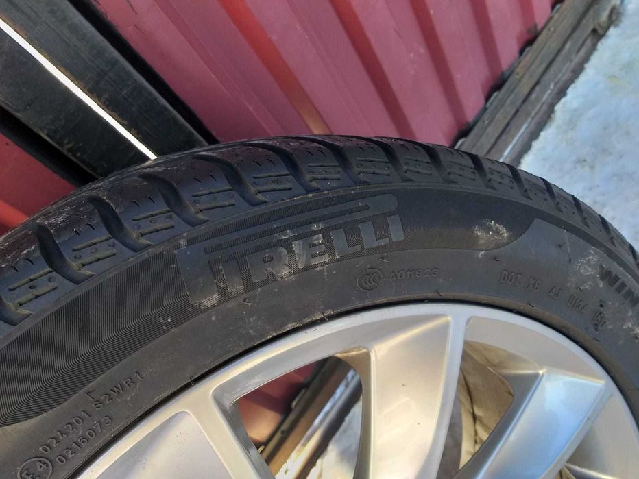 Doua Anvelope Iarna Pirelli SottoZero 3 245 45 R18 ci260