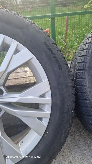 Vând set 4 jante Volkswagen R17 + anvelope Pirelli
