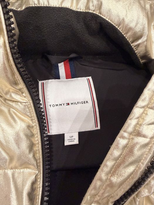 Продам пуховик Tommy Hilfiger