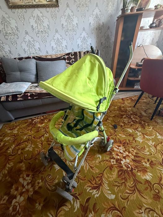 Продам прогулочную коляску