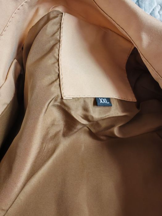 Продам ветровку новая