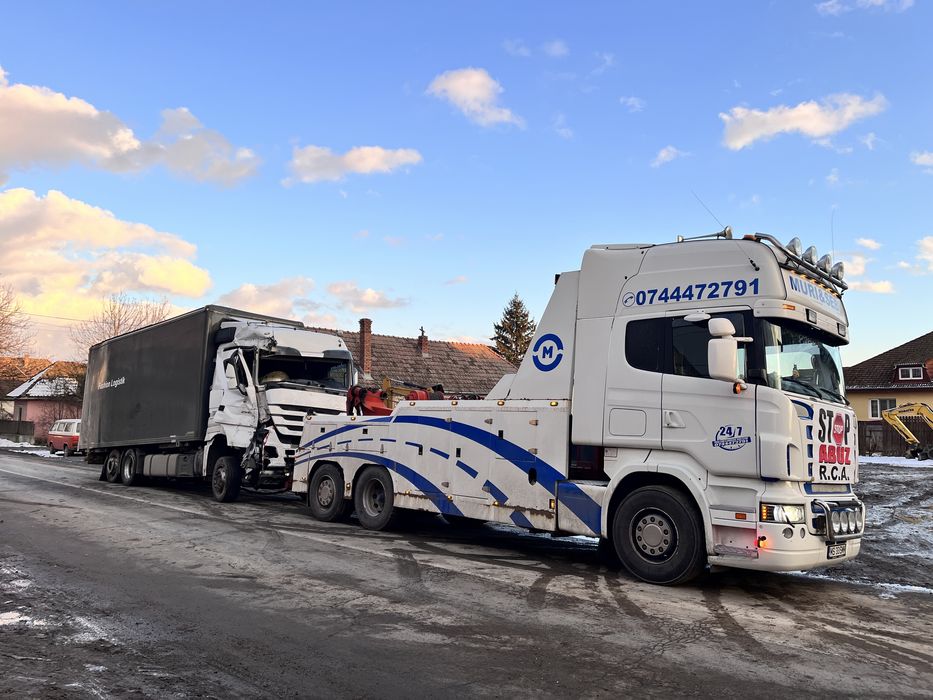 Remorcari tractari recuperări camioane, tir  autocar închiriere macara
