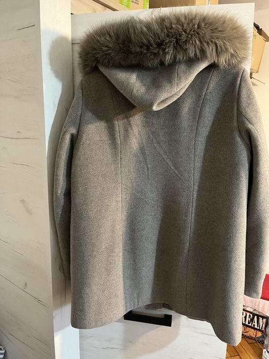 Palton dama de calitate cu gluga 80% lana marime 50 in stare perfecta