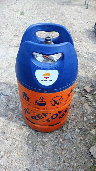 Продавам газови бутилки